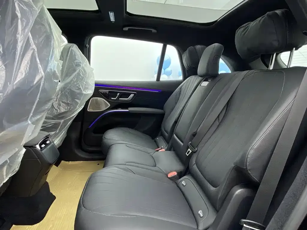 Mercedes-Benz EQS SUV — фото 3