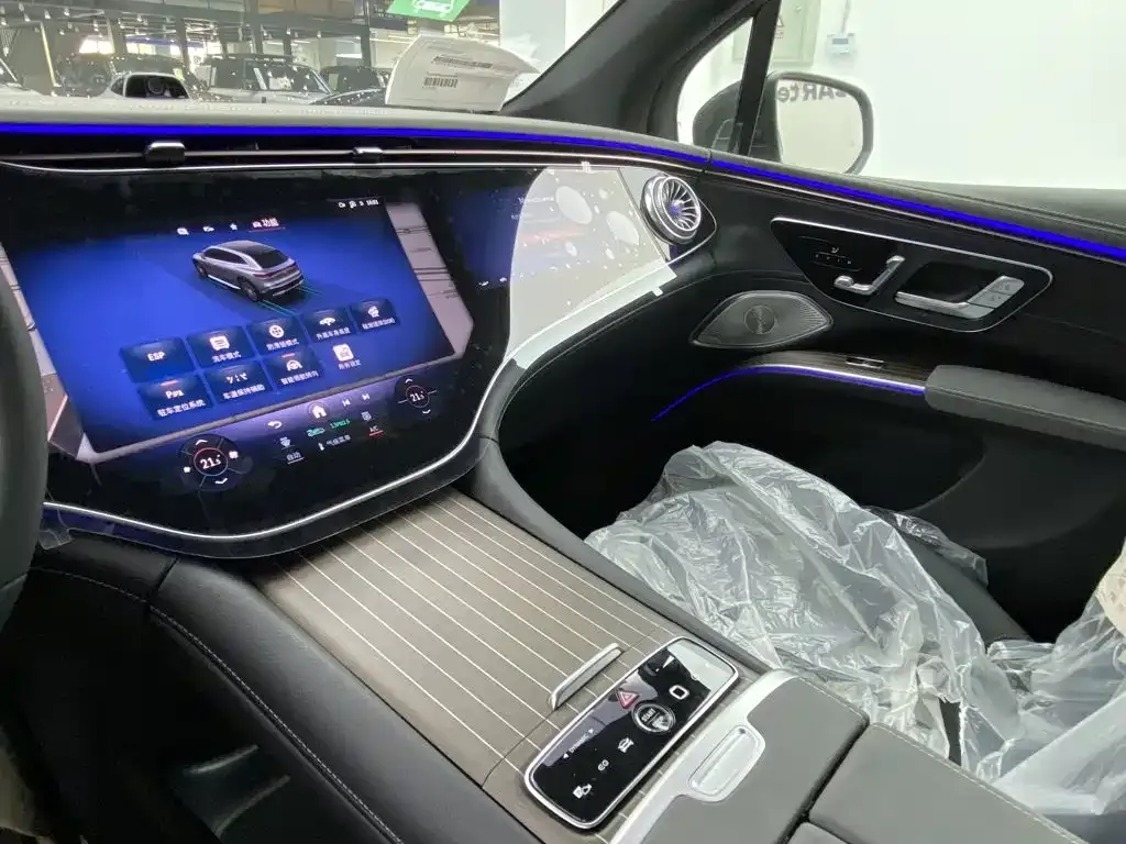 Mercedes-Benz EQS SUV — фото 7