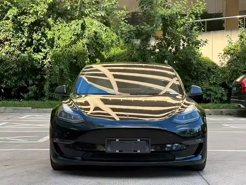 Tesla Model 3 — фото 5