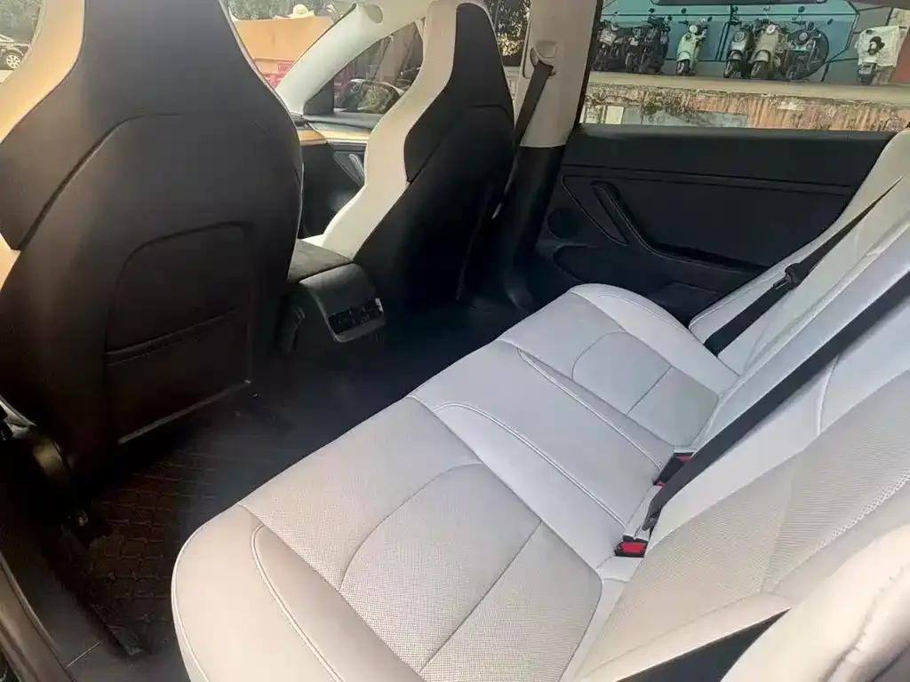 Tesla Model 3 — фото 2