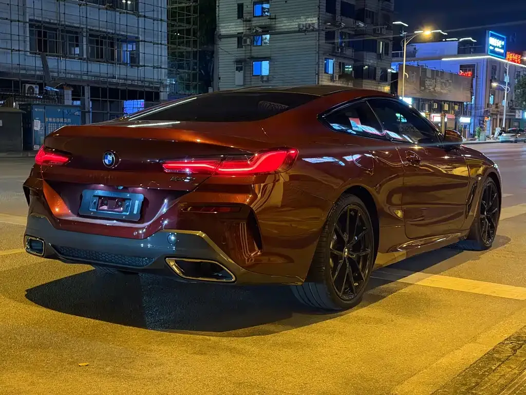 BMW 8 Series — фото 4