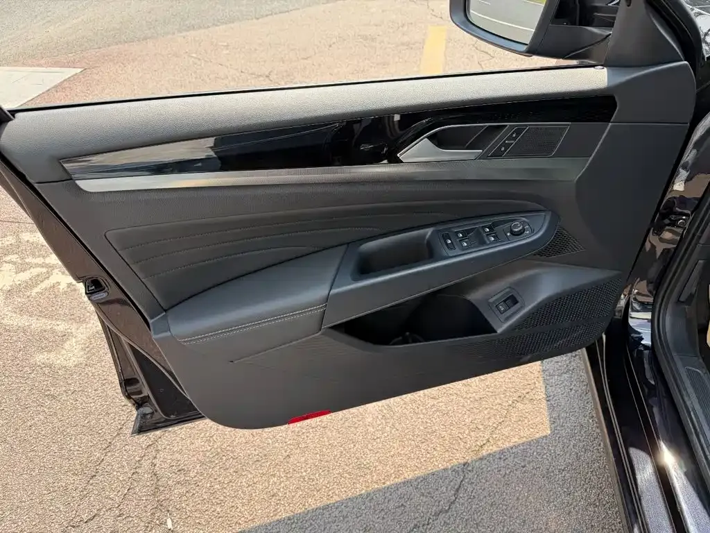 Volkswagen Passat — фото 7
