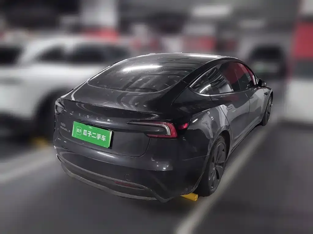 Tesla Model 3 — фото 10