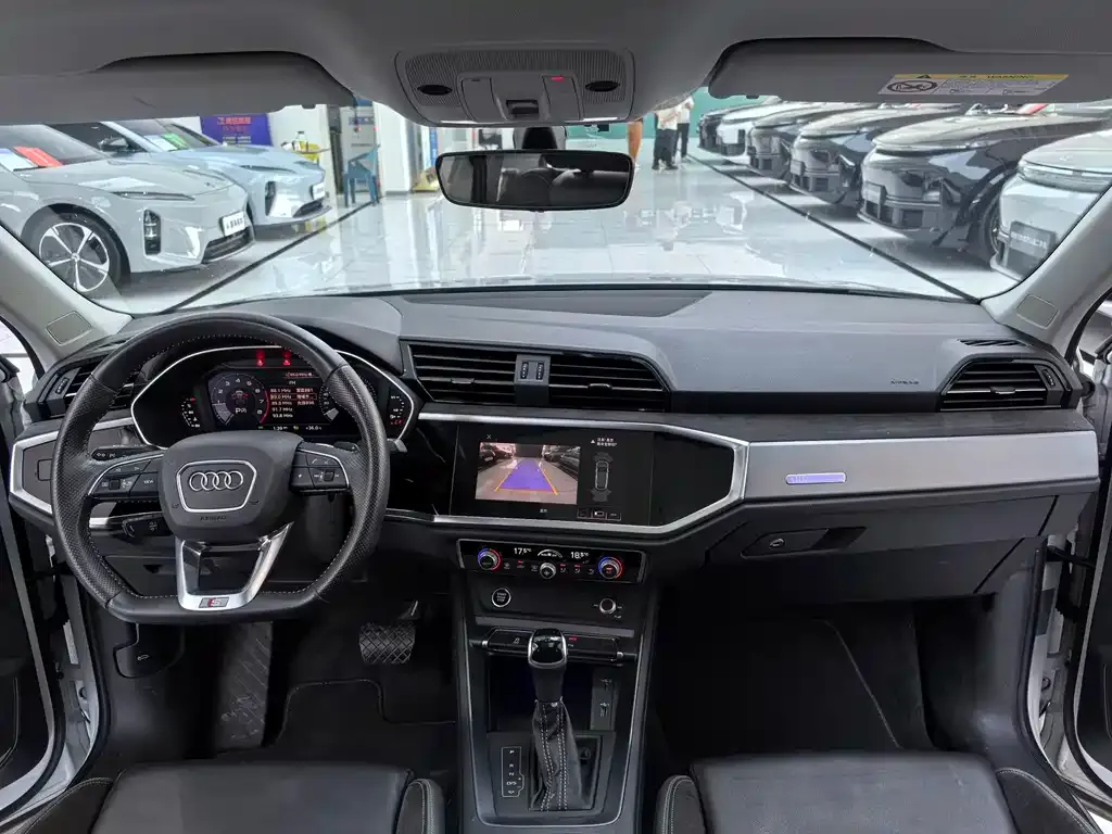 Audi Q3 Sportback — фото 9