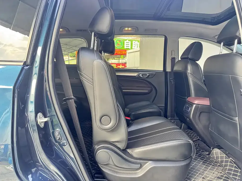 GAC Motor Trumpchi M6 — фото 10