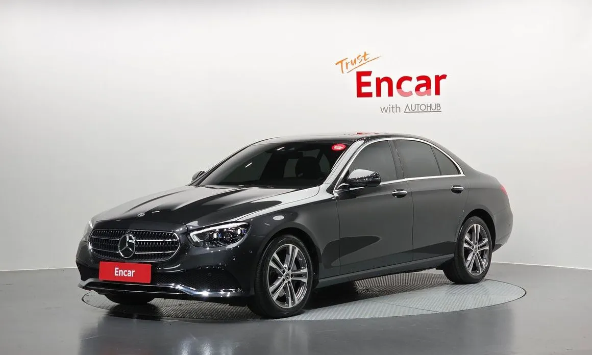 Mercedes-Benz E-Class — фото 1