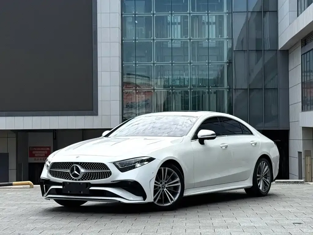 Mercedes-Benz CLS — фото 1