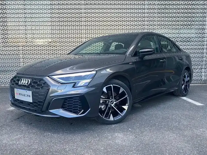 Audi A3 — фото 1