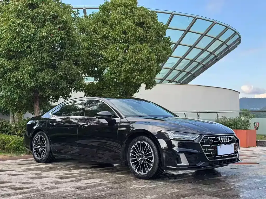 Audi A7L — фото 8