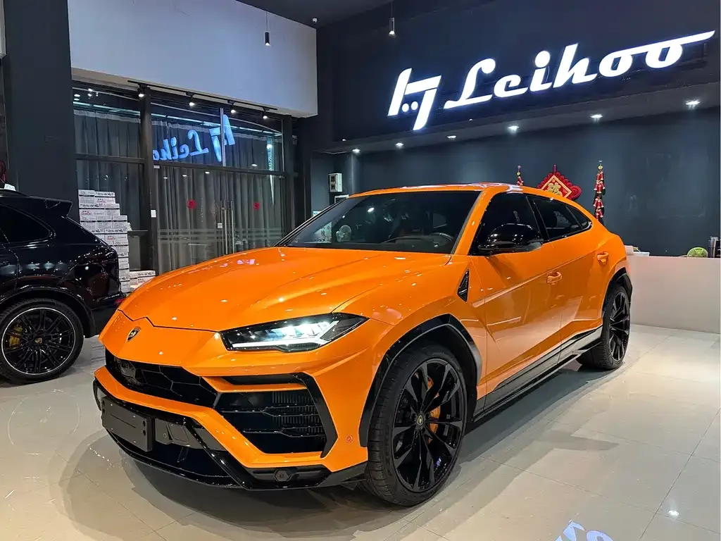 Lamborghini Urus — фото 1