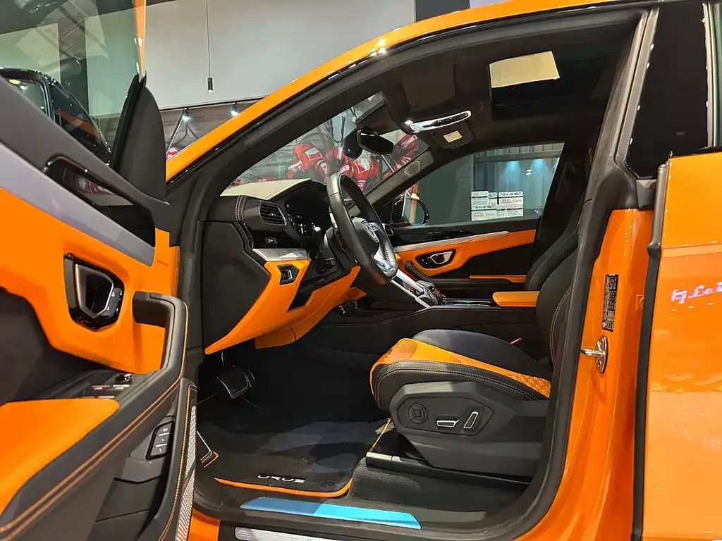 Lamborghini Urus — фото 6