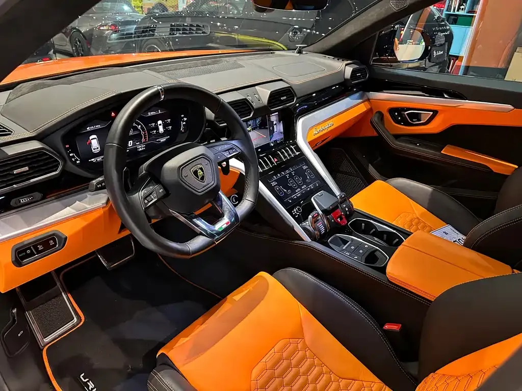 Lamborghini Urus — фото 8