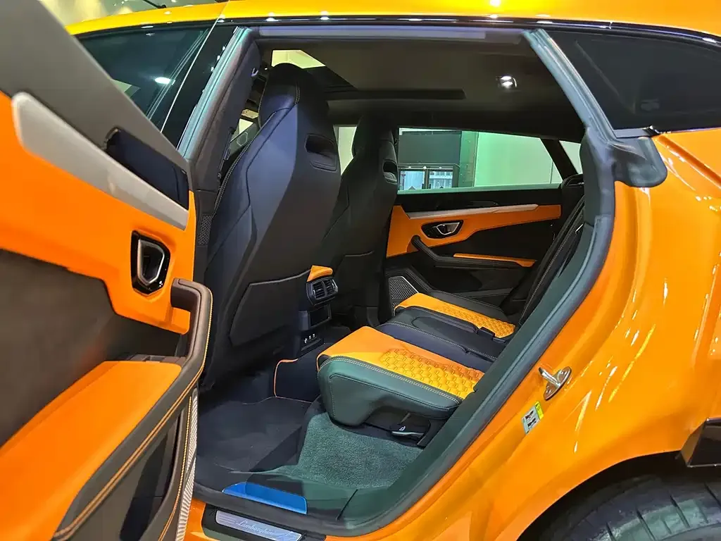 Lamborghini Urus — фото 10
