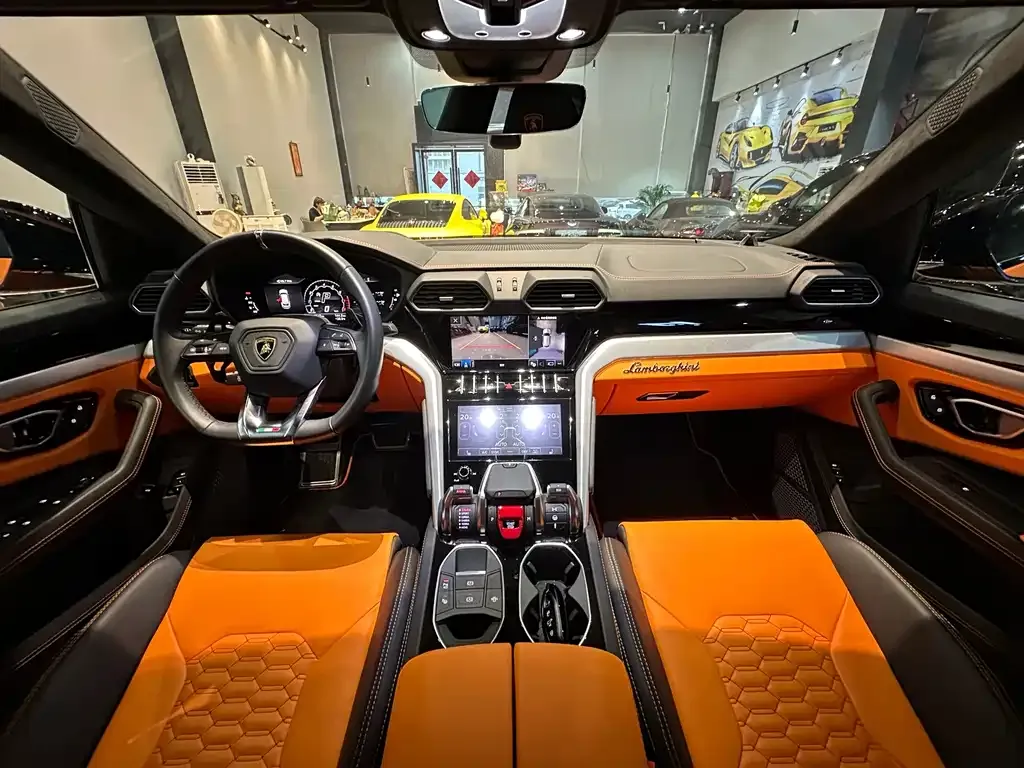 Lamborghini Urus — фото 7
