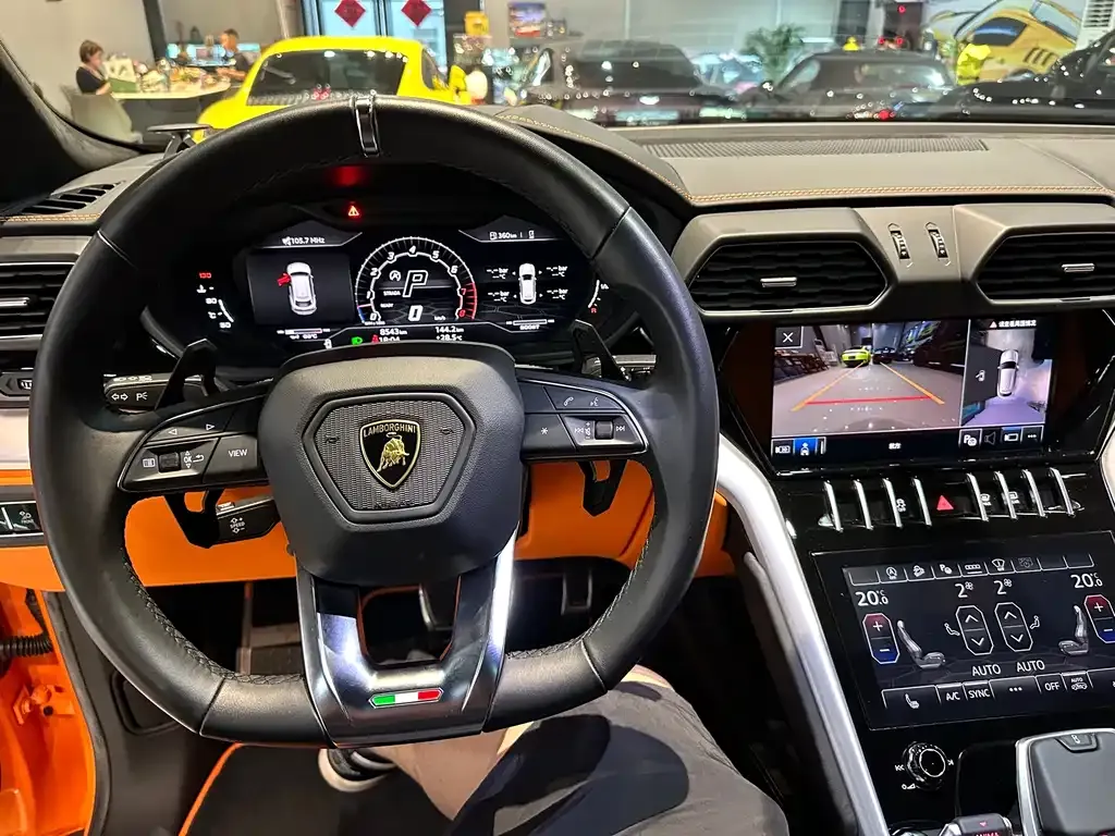 Lamborghini Urus — фото 4