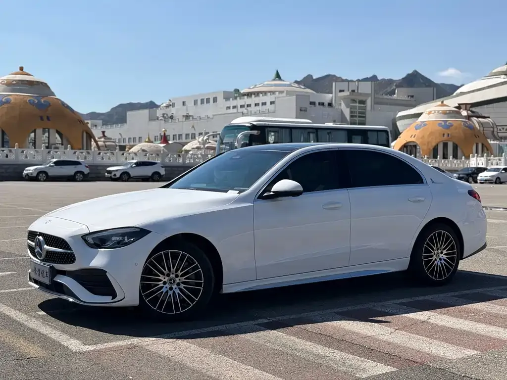 Mercedes-Benz C-Class — фото 1
