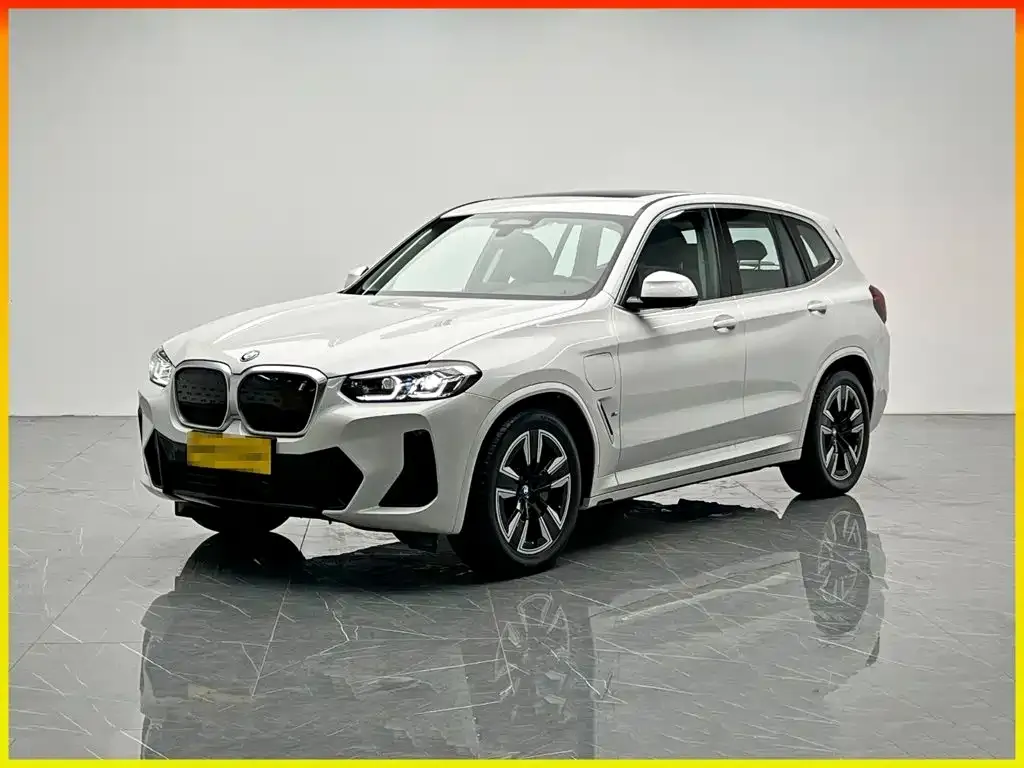 BMW iX3 — фото 1