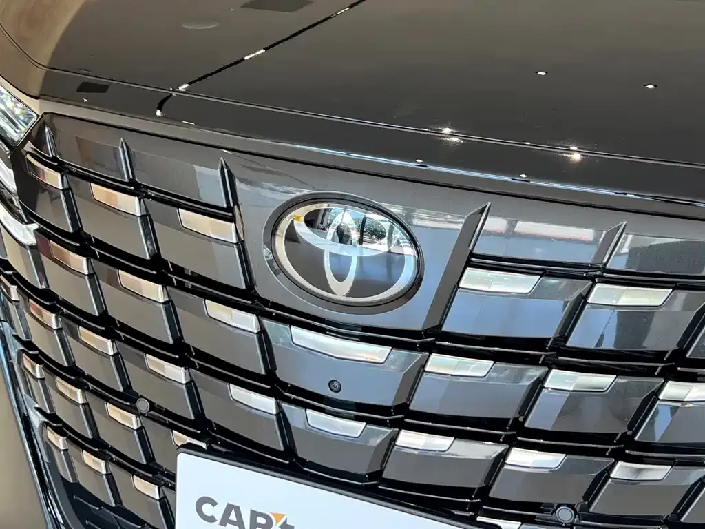 Toyota Alphard — фото 7