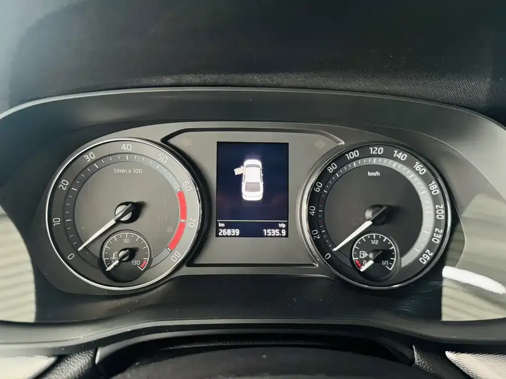 Skoda Octavia — фото 5