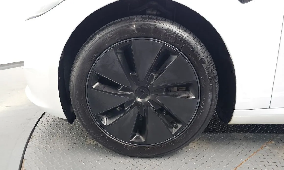 Tesla Model 3 — фото 6