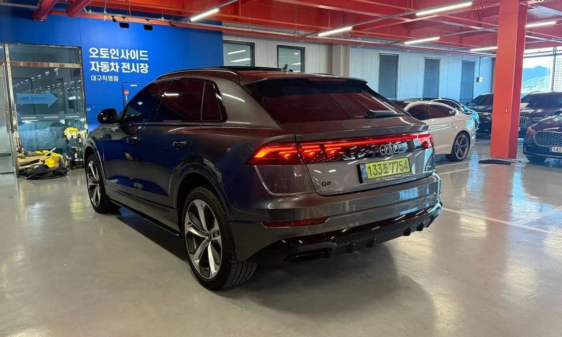 Audi Q8 — фото 9