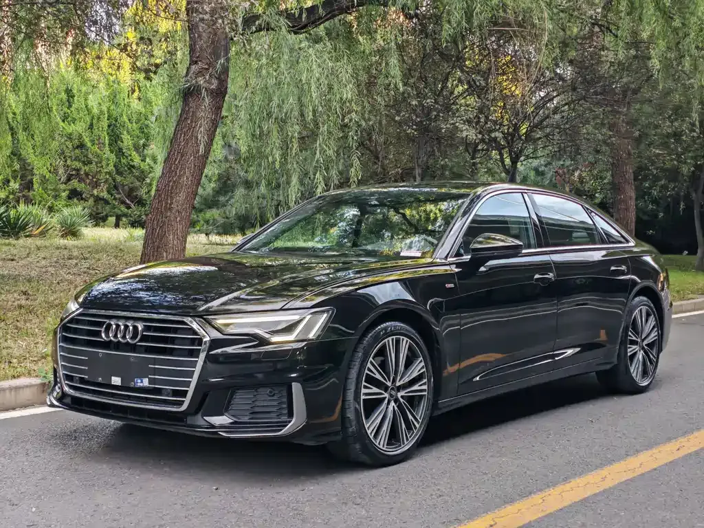 Audi A6L — фото 1