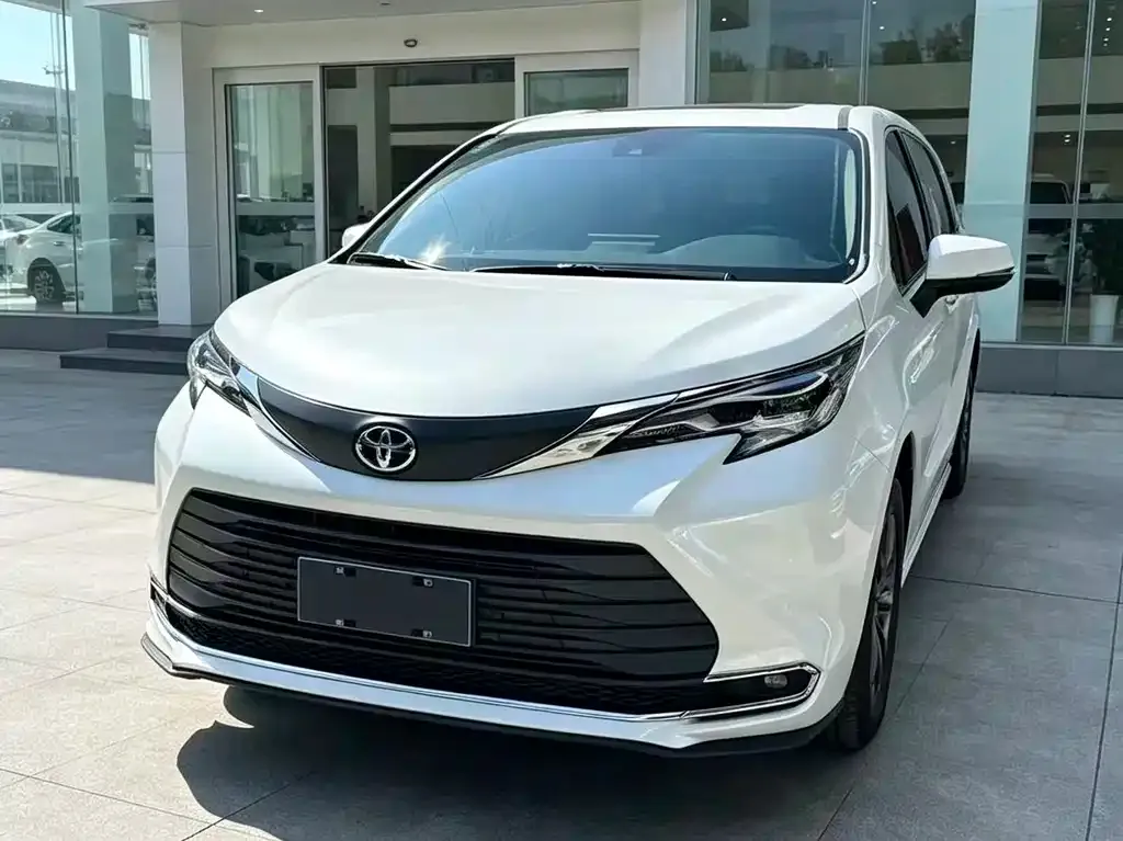 Toyota Sienna — фото 5