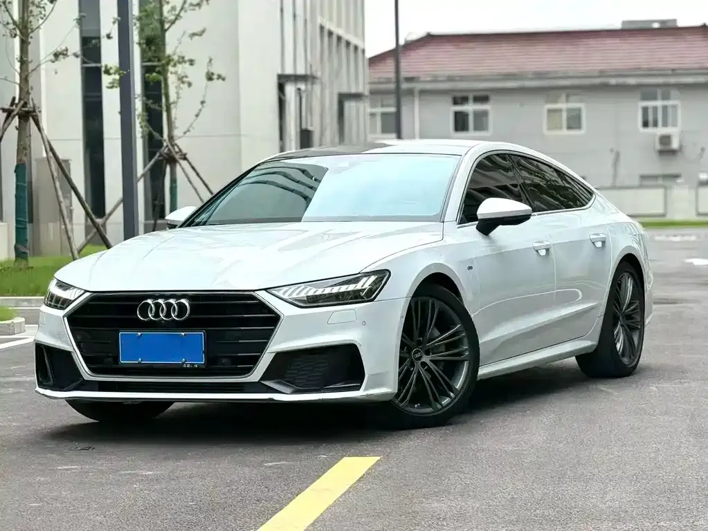 Audi A7 — фото 1