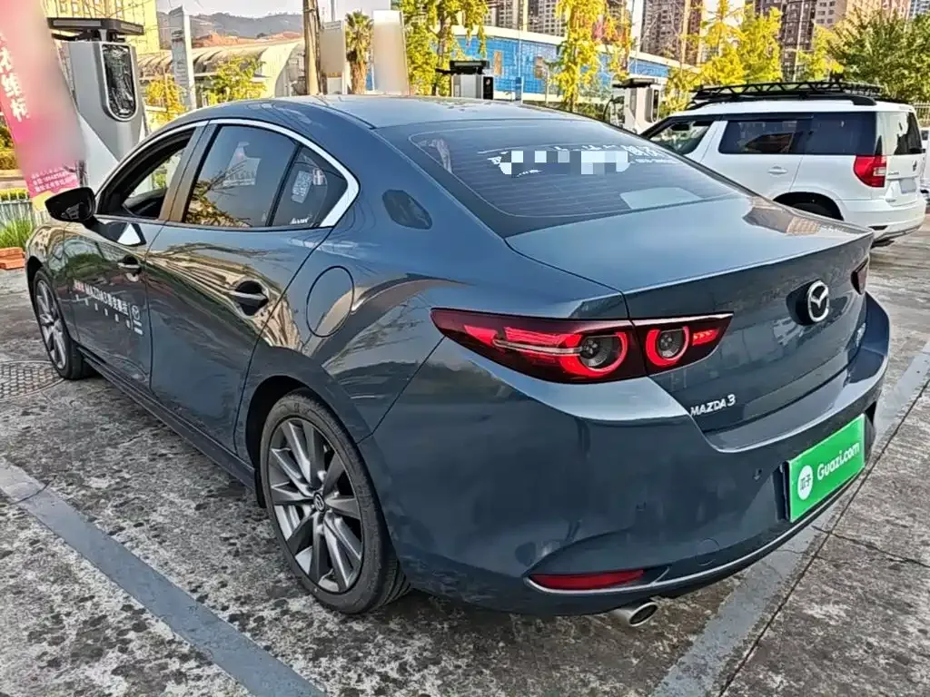 Mazda 3 Axela — фото 9