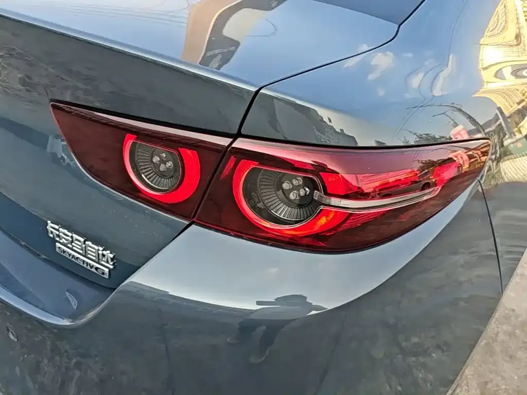 Mazda 3 Axela — фото 10