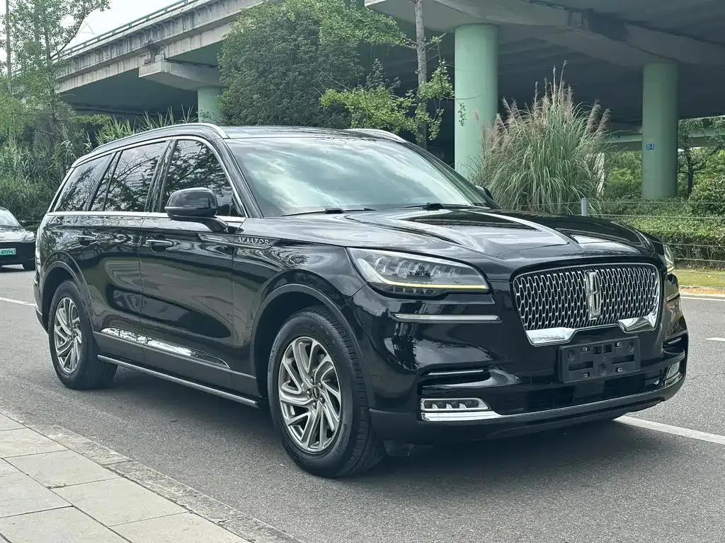 Lincoln Aviator — фото 2