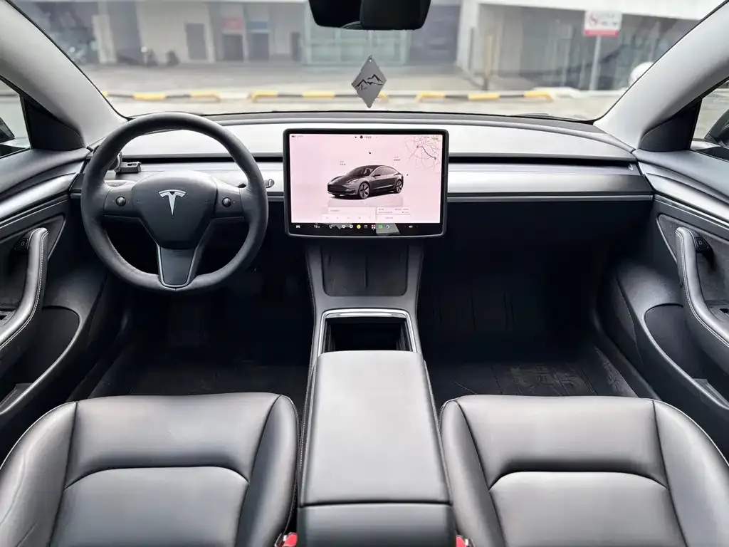 Tesla Model 3 — фото 5