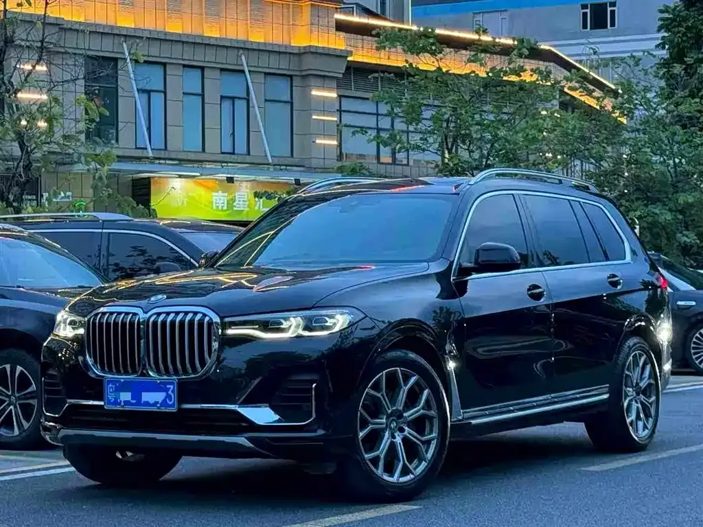 BMW X7 — фото 1