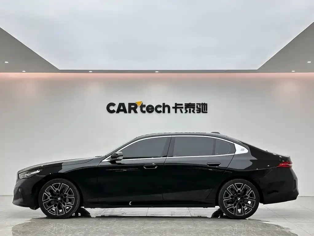 BMW 5 Series — фото 2