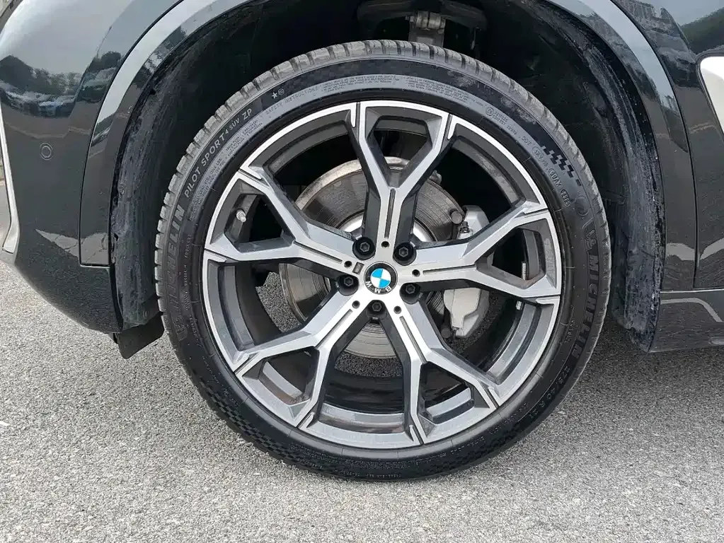 BMW X5 — фото 9