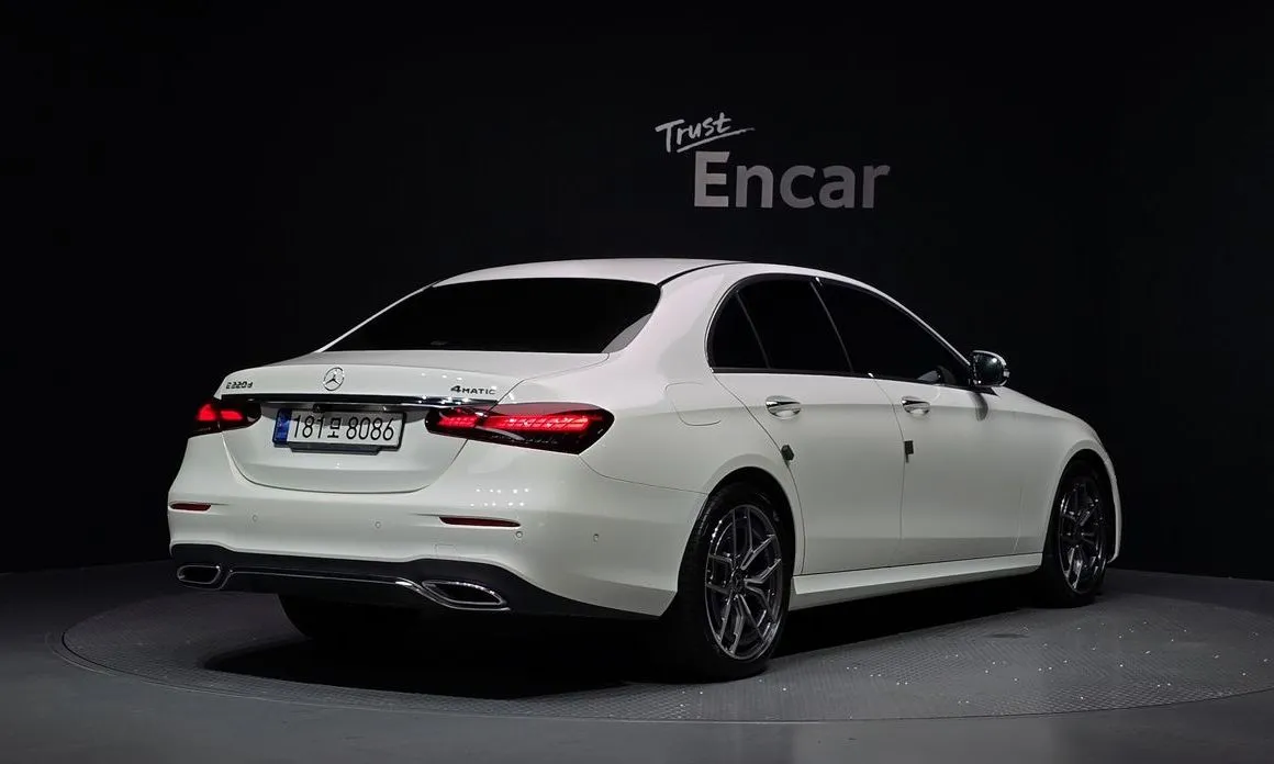 Mercedes-Benz E-Class — фото 3