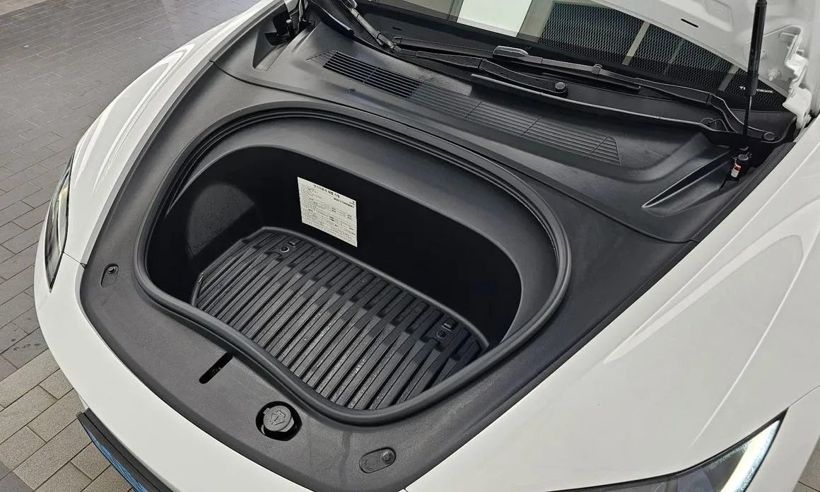 Tesla Model 3 — фото 10