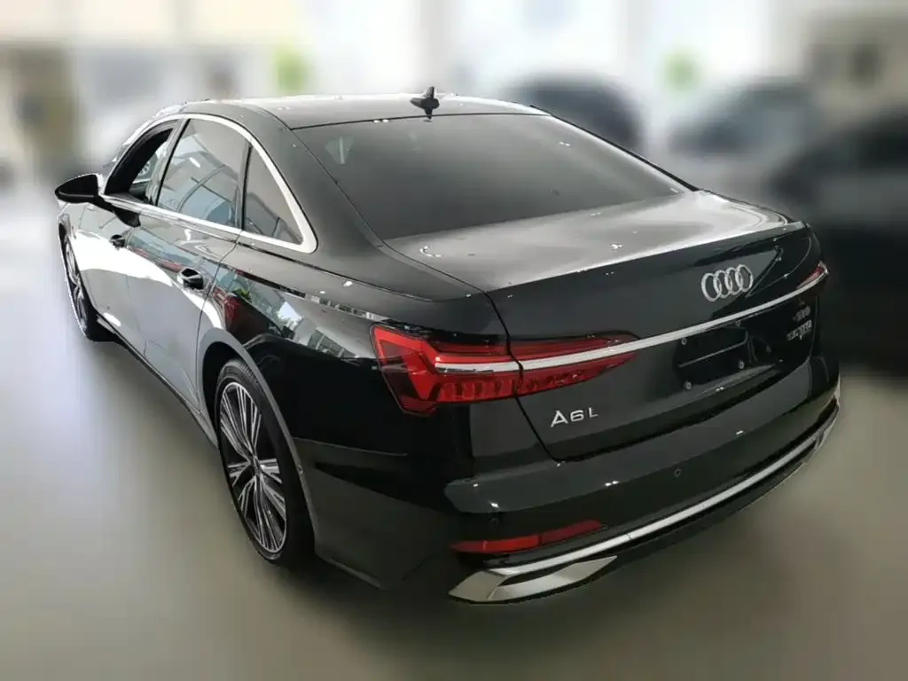 Audi A6L — фото 7