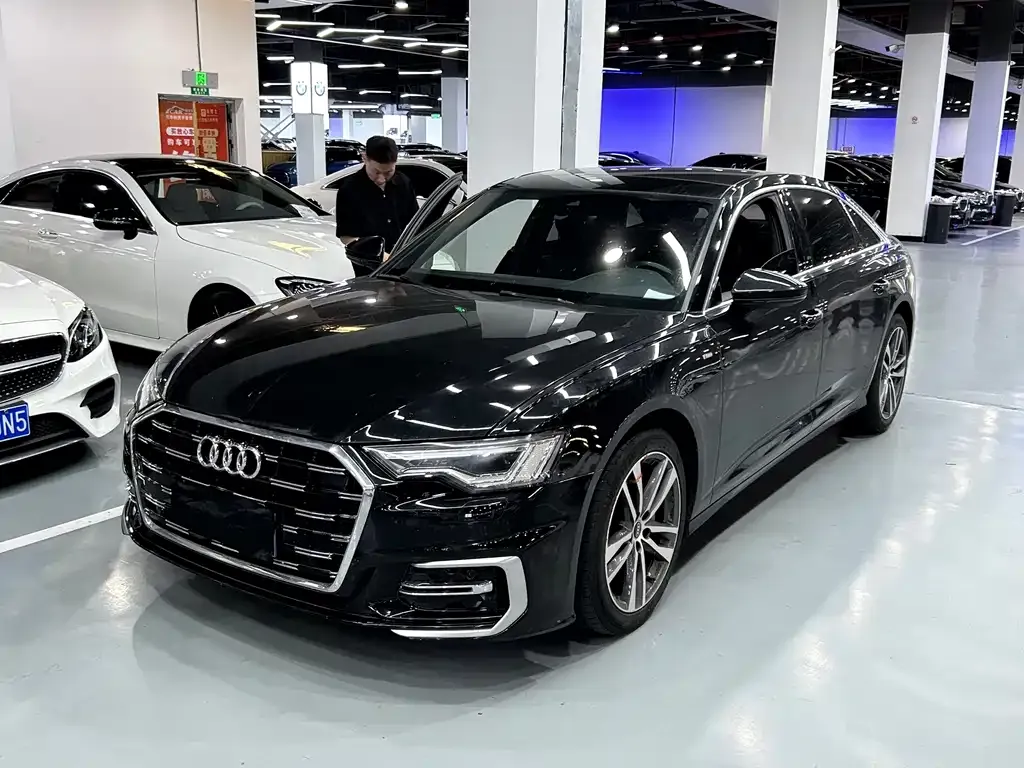 Audi A6L — фото 1
