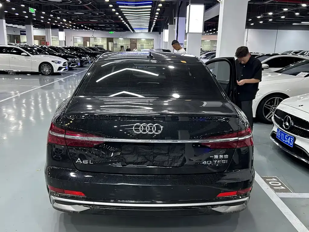 Audi A6L — фото 5