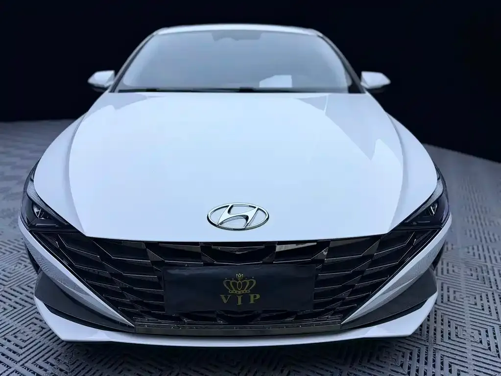 Hyundai Elantra — фото 10