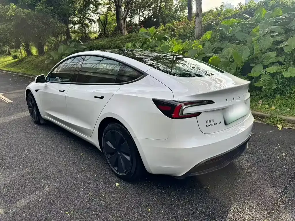 Tesla Model 3 — фото 8