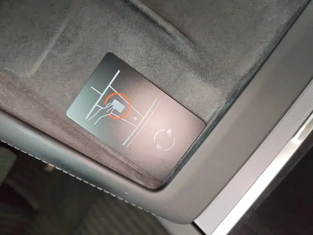 Tesla Model 3 — фото 2