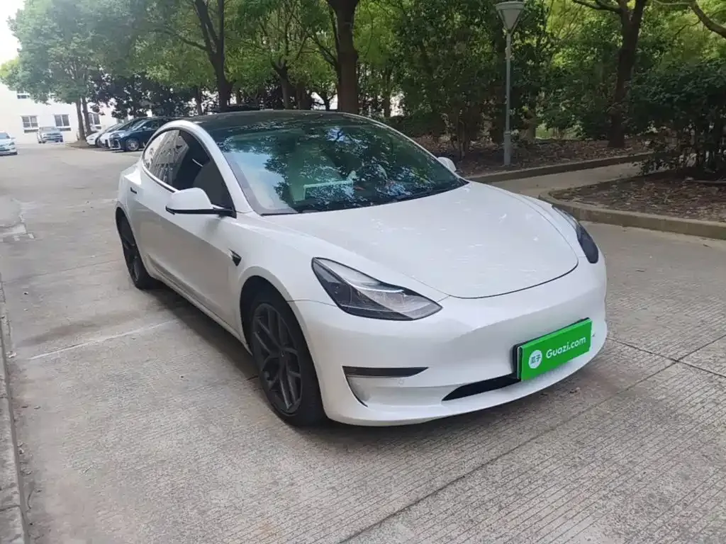 Tesla Model 3 — фото 9