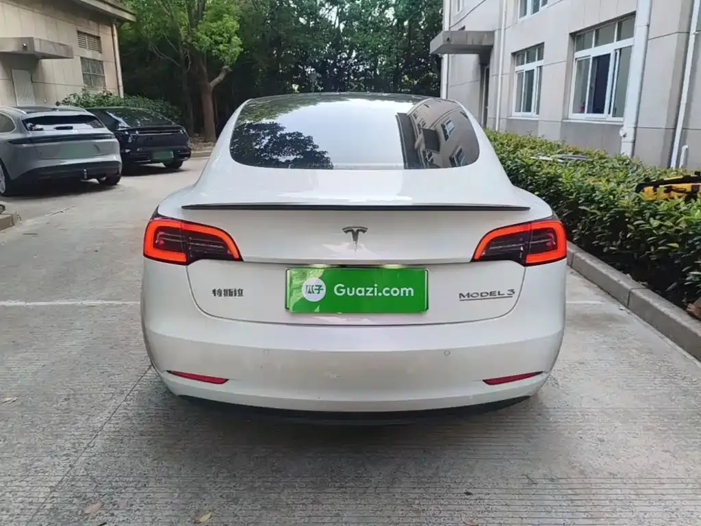 Tesla Model 3 — фото 6