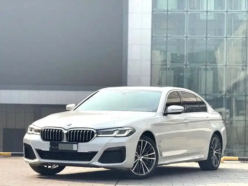 BMW 5 Series — фото 1