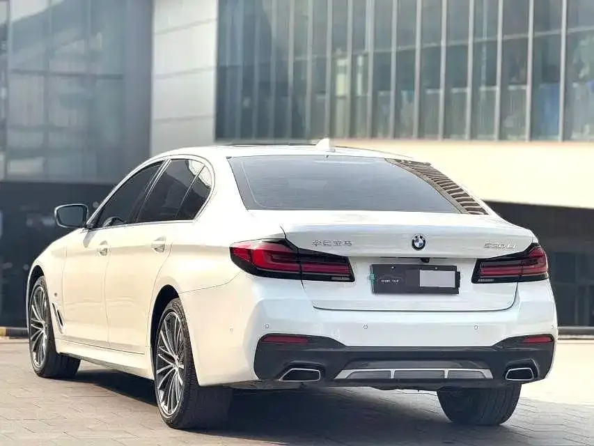 BMW 5 Series — фото 5