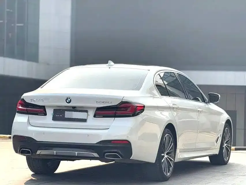 BMW 5 Series — фото 2