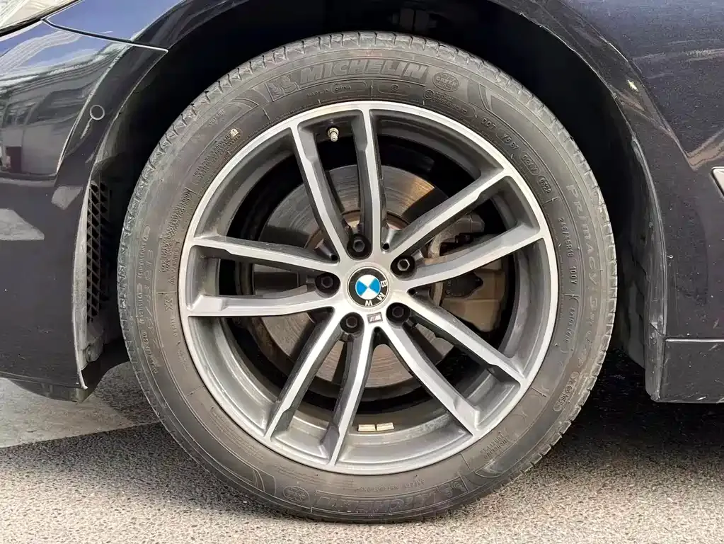 BMW 5 Series — фото 2