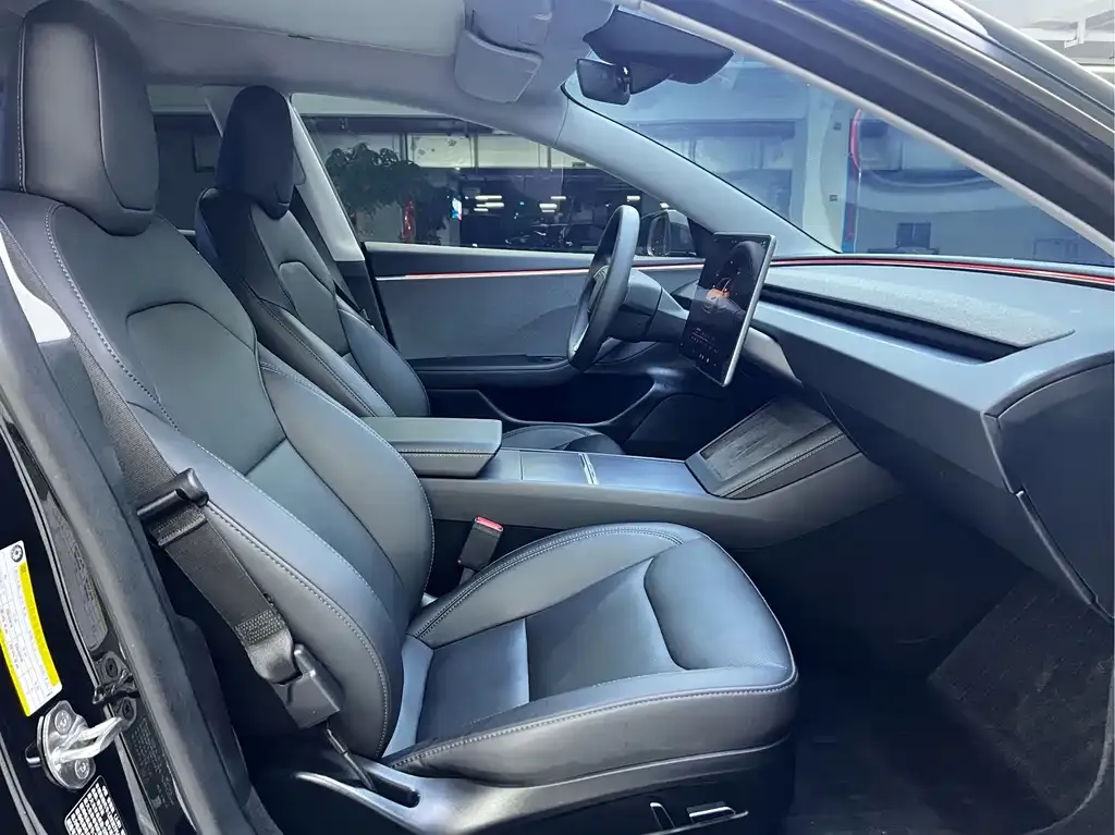 Tesla Model 3 — фото 9